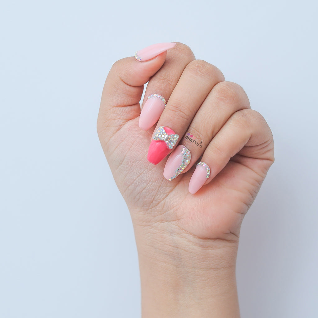 Diamonds with Bow press On Nails